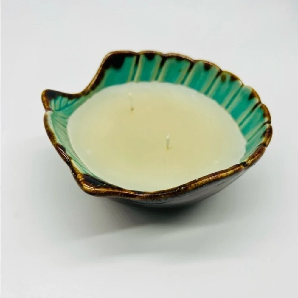 Outside insect repellent candle BEAUTIFUL shell stoneware design